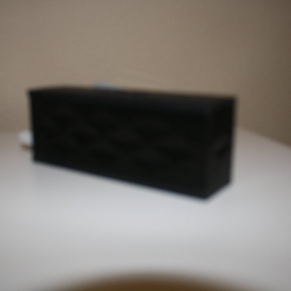 JAWBONE PORTABLE SPEAKER
